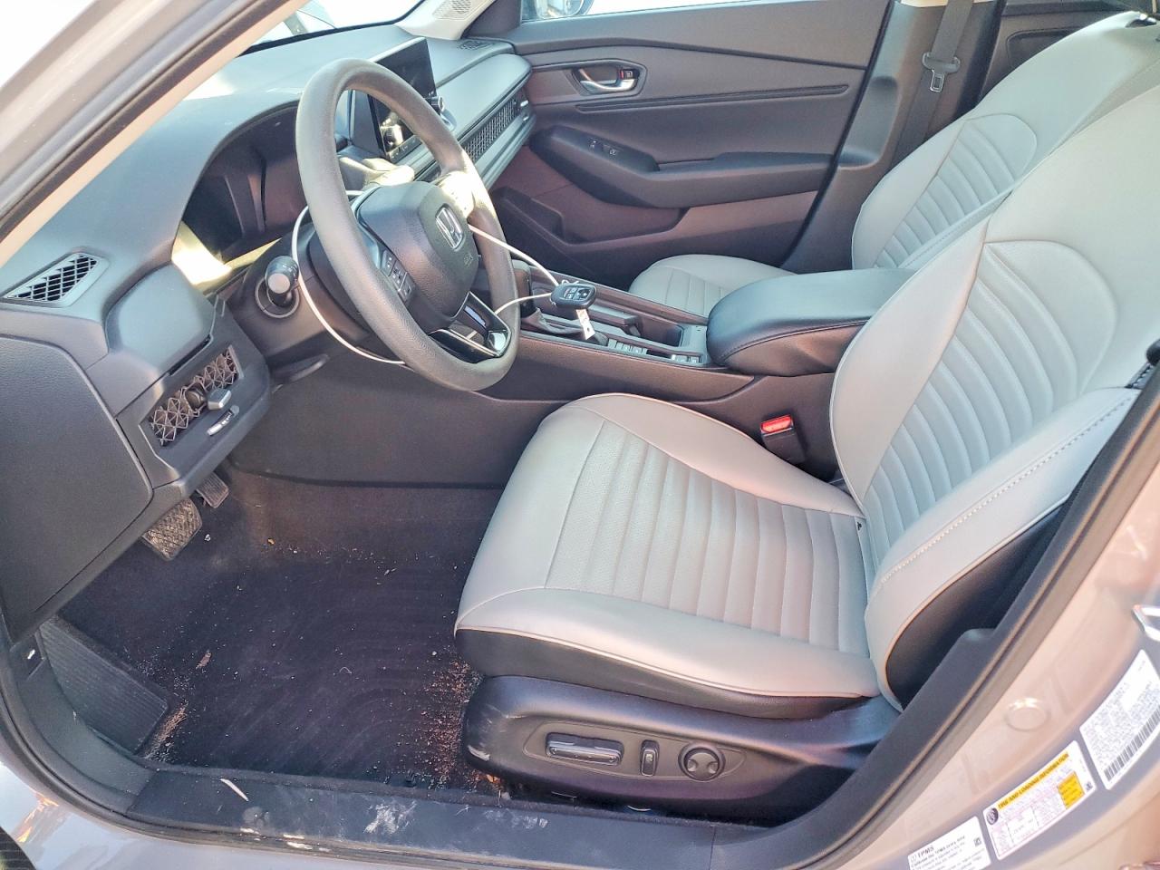 2025 HONDA ACCORD SE photo 13