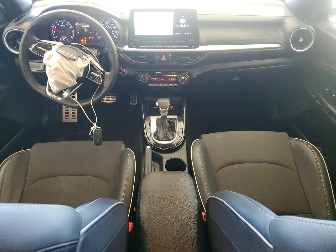 2023 KIA FORTE GT-LINE photo 8