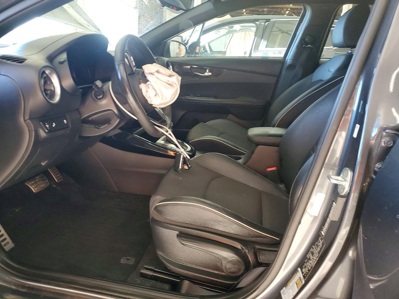 2023 KIA FORTE GT-LINE photo 7