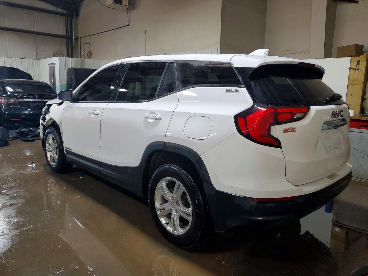 2019 GMC TERRAIN SLE photo 4