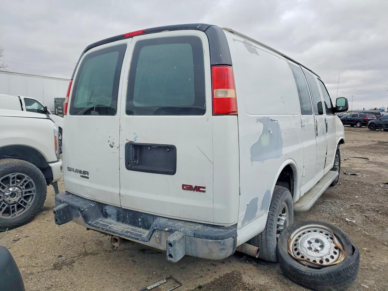 2014 GMC SAVANA photo 3