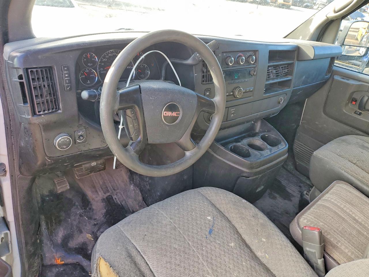 2014 GMC SAVANA photo 8