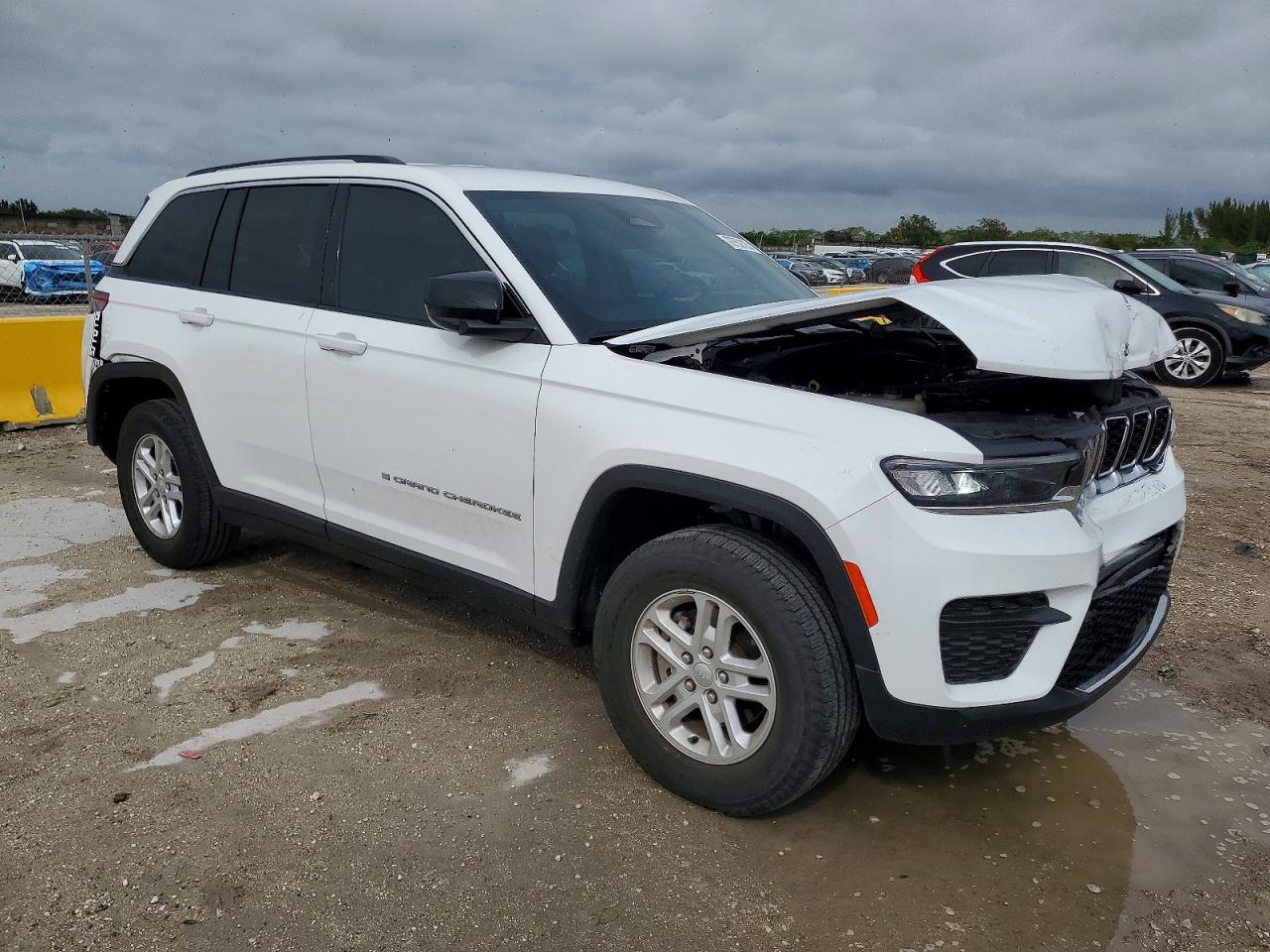 2023 JEEP GRAND CHEROKEE LAREDO photo 7