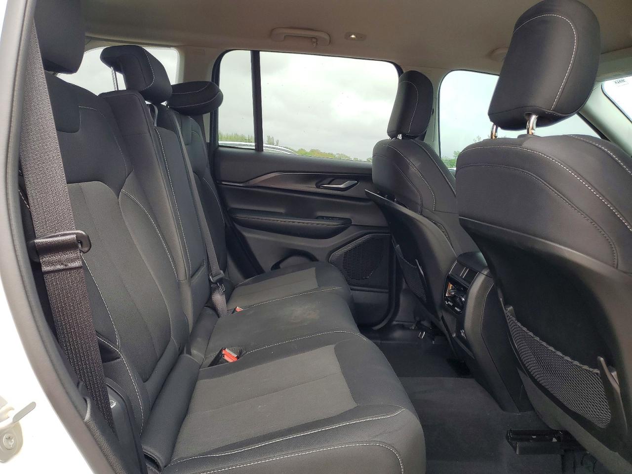 2023 JEEP GRAND CHEROKEE LAREDO photo 21
