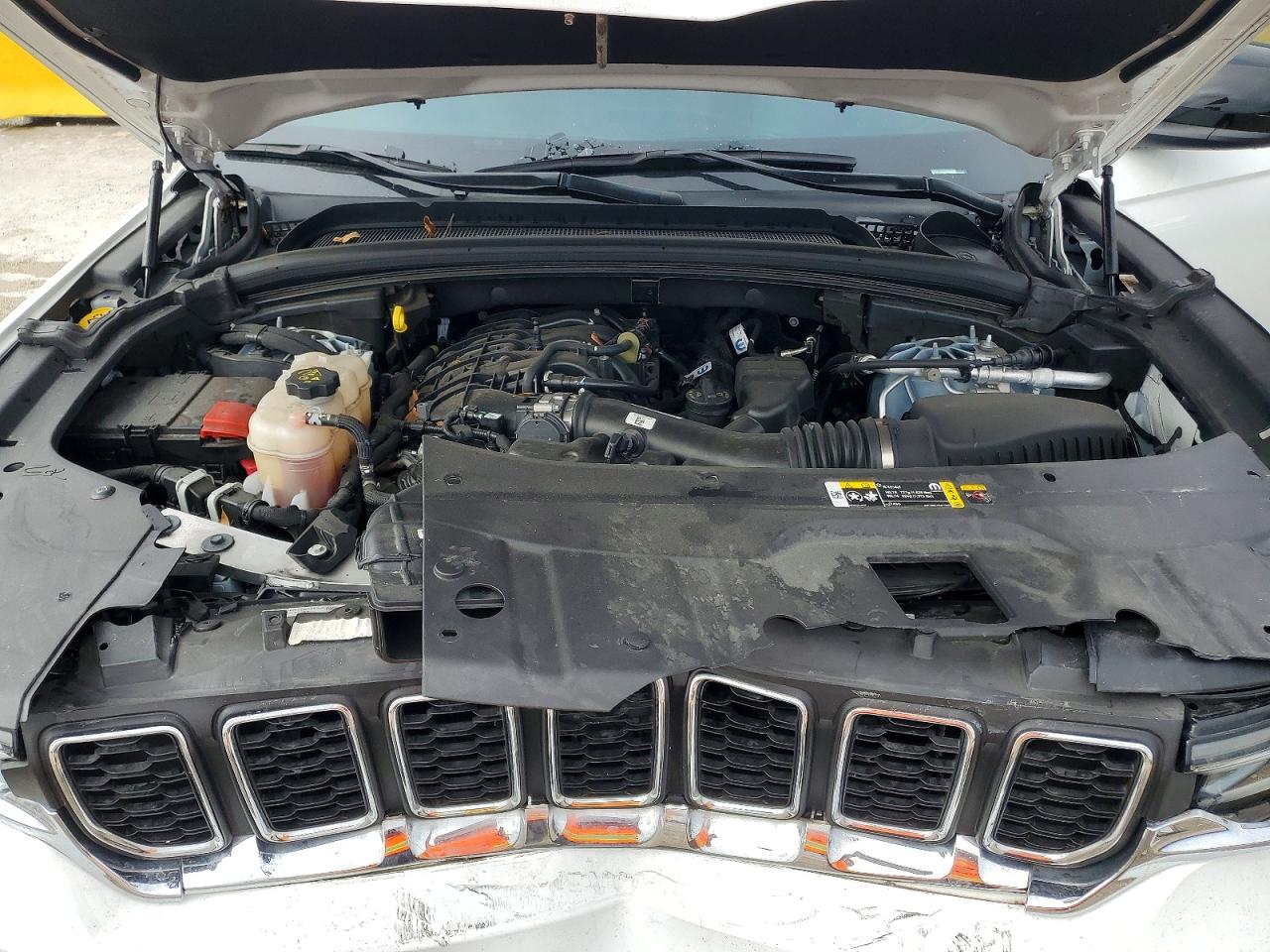 2023 JEEP GRAND CHEROKEE LAREDO photo 23