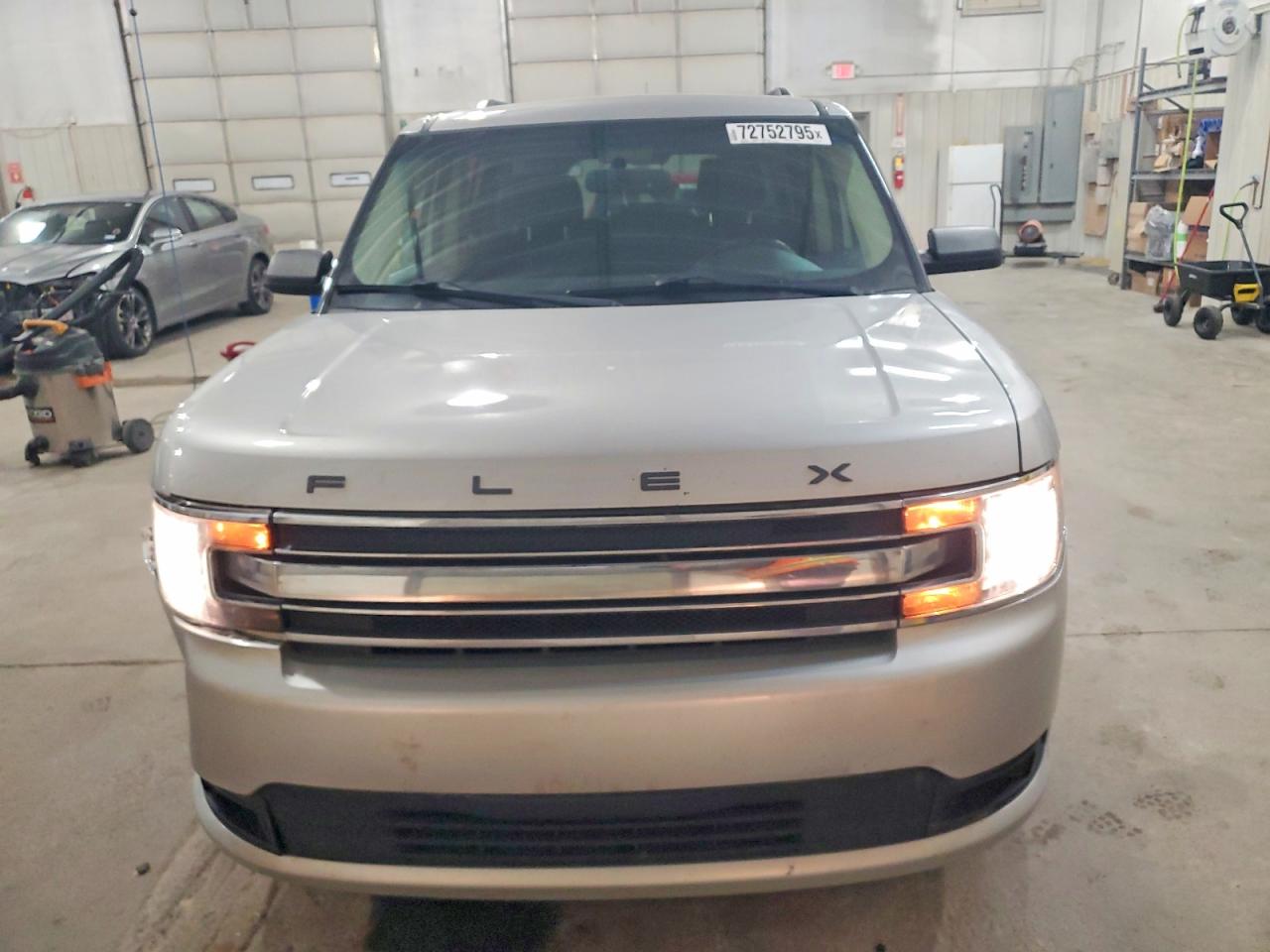 2016 FORD FLEX SE photo 9