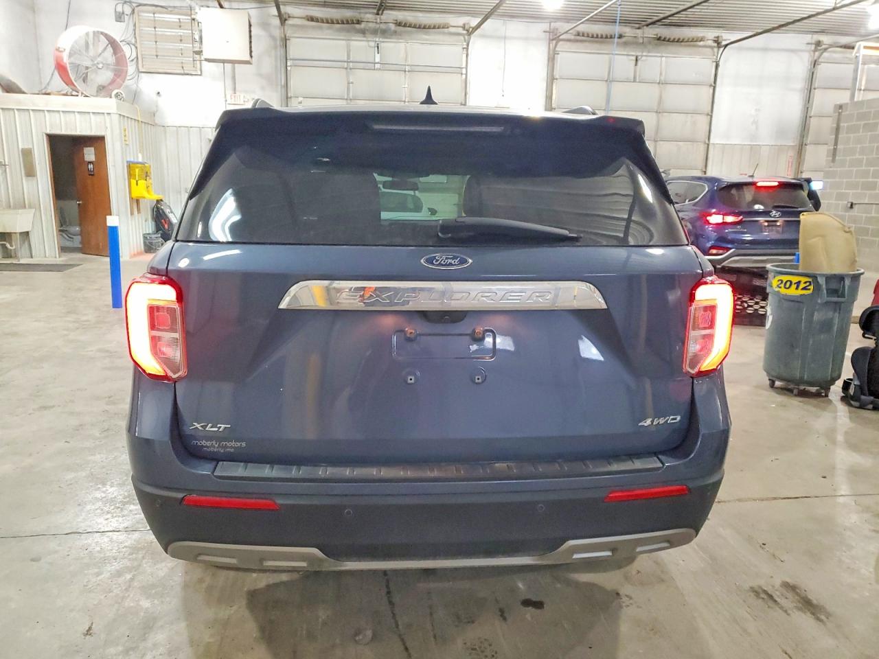 2021 FORD EXPLORER XLT photo 6