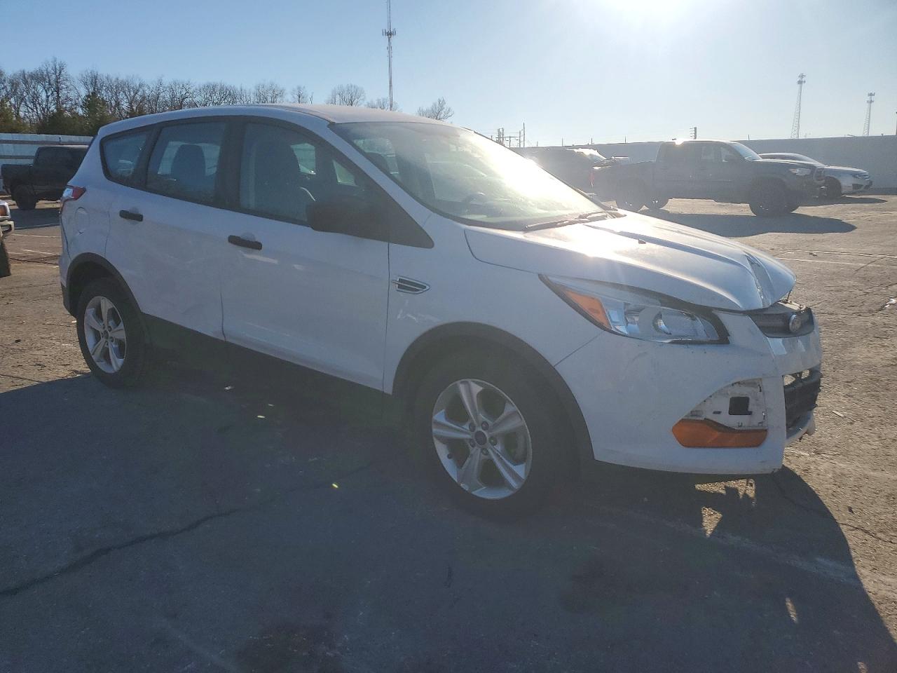 2016 FORD ESCAPE S photo 4