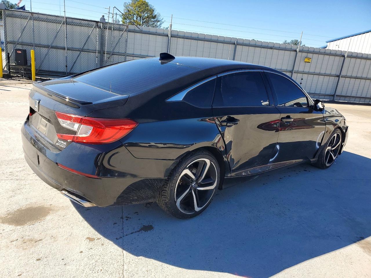 2018 HONDA ACCORD SPORT photo 5