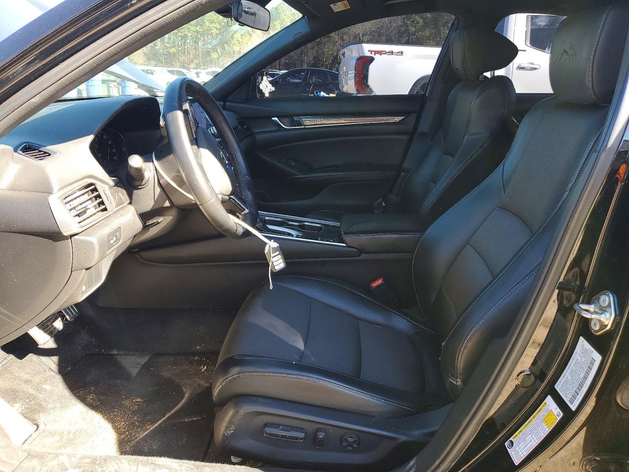 2018 HONDA ACCORD SPORT photo 13