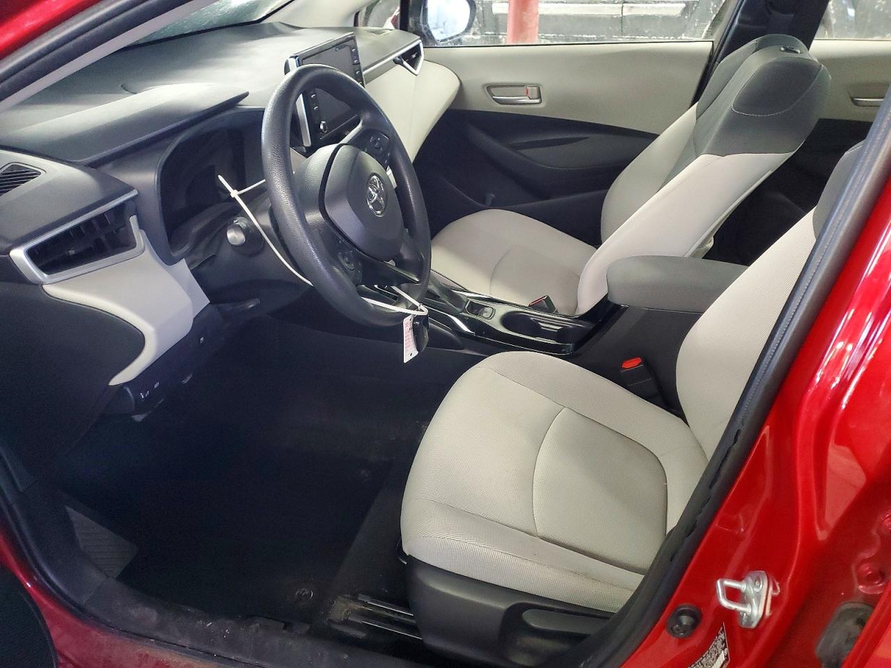 2021 TOYOTA COROLLA LE photo 13