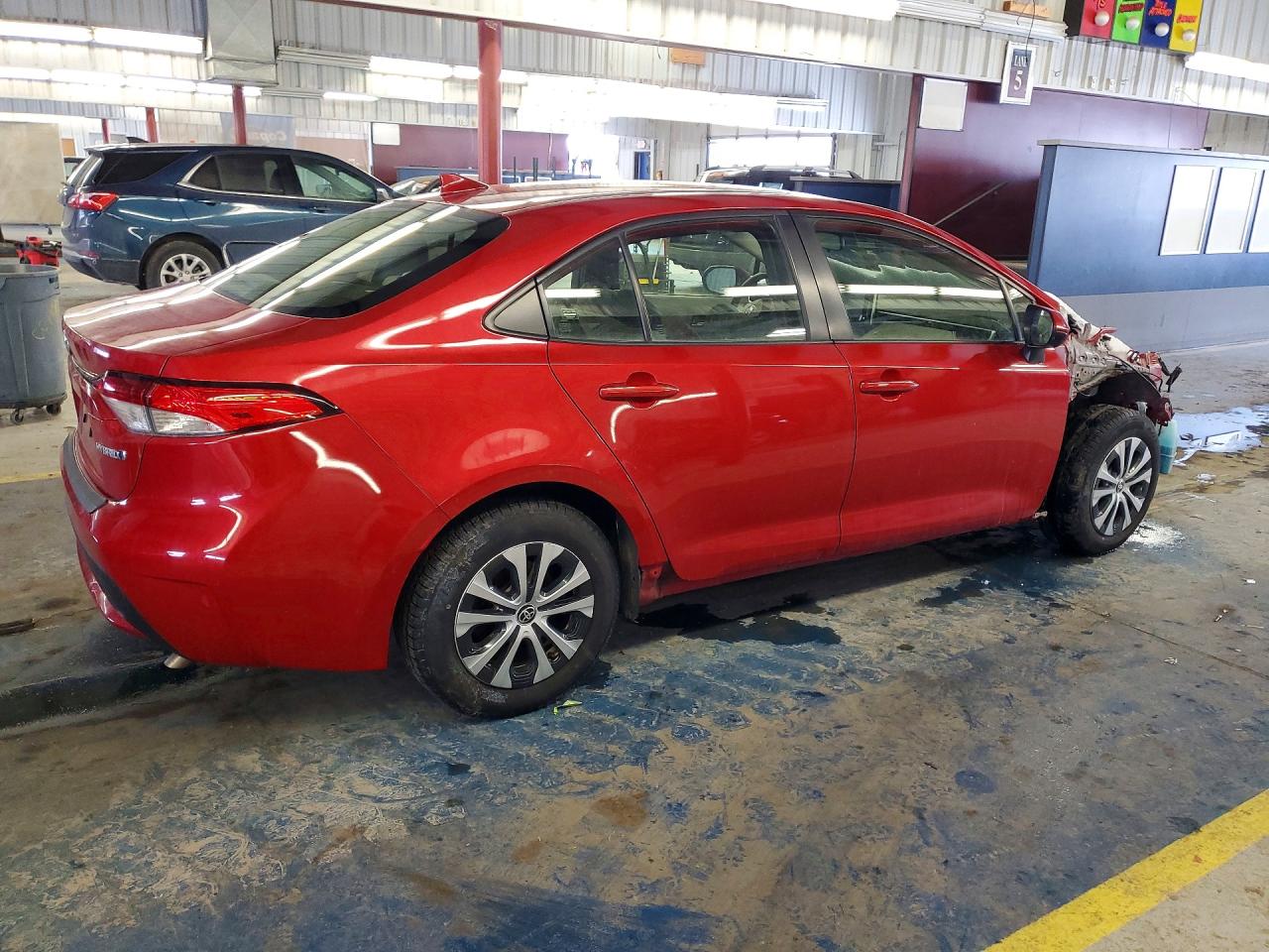 2021 TOYOTA COROLLA LE photo 5