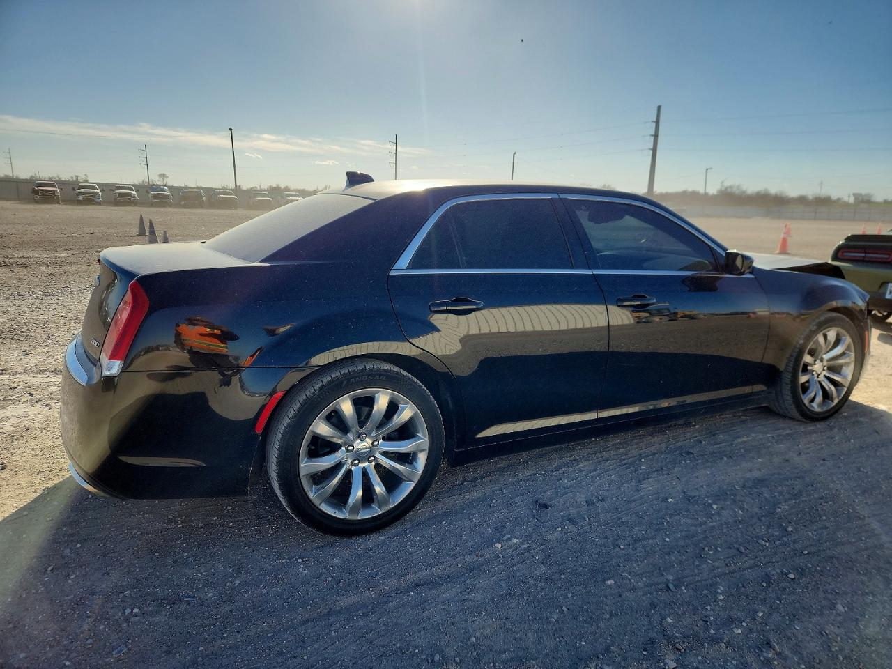 2019 CHRYSLER 300 TOURING photo 5