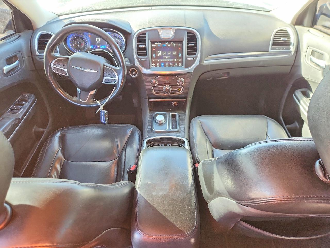 2019 CHRYSLER 300 TOURING photo 15