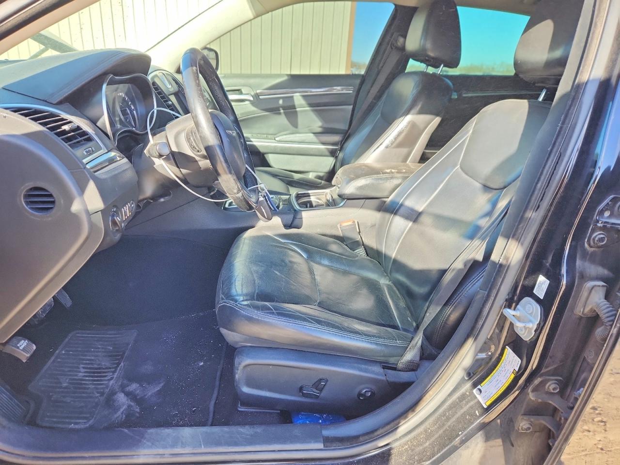2019 CHRYSLER 300 TOURING photo 13