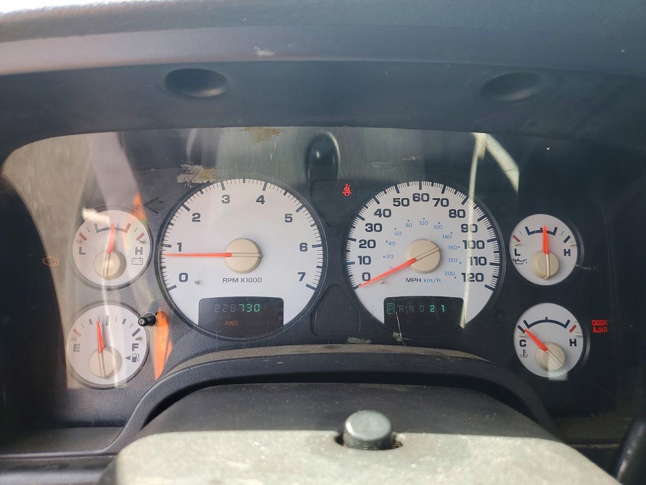 2004 DODGE RAM 1500 ST photo 9