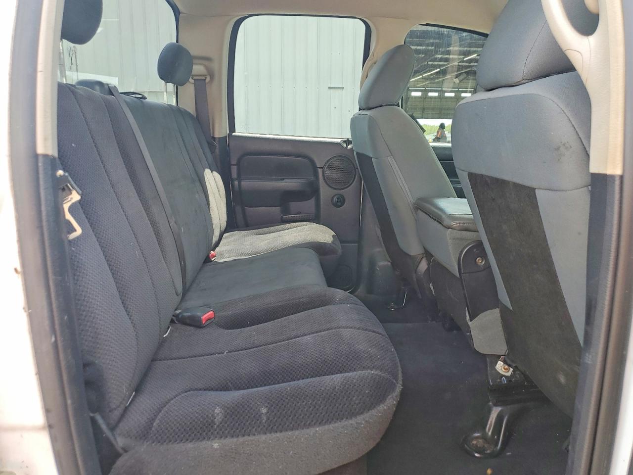 2004 DODGE RAM 1500 ST photo 10