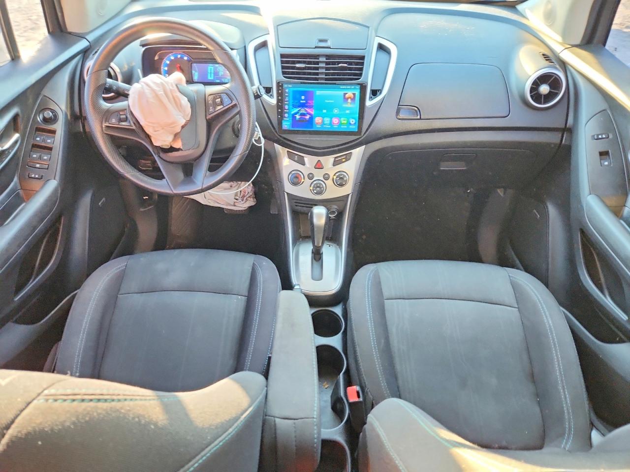 2015 CHEVROLET TRAX 1LT photo 8