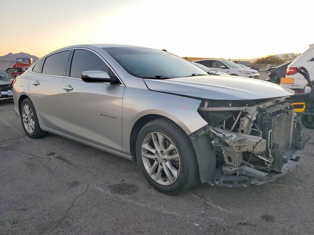 2016 CHEVROLET MALIBU LT photo 4
