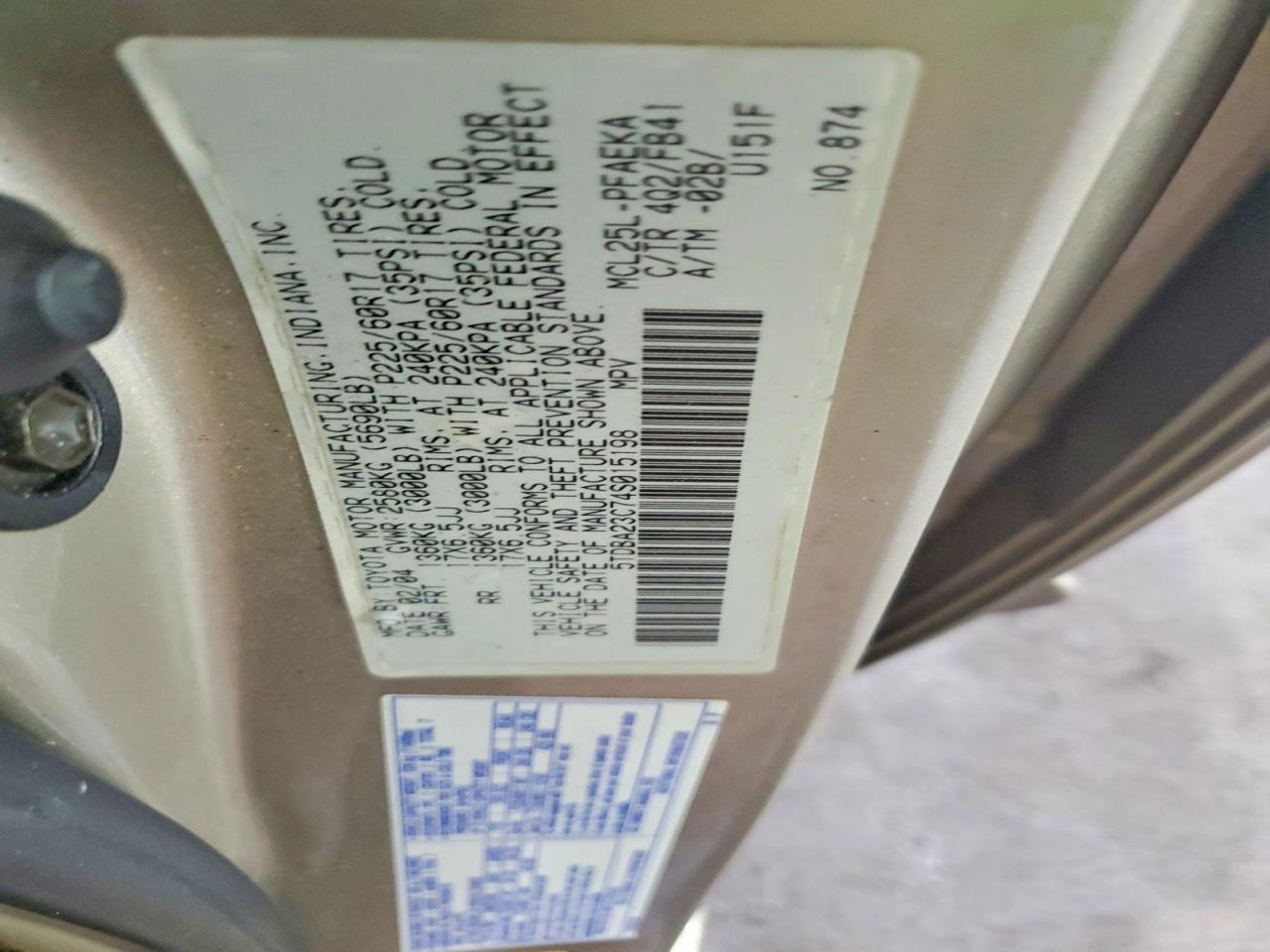 2004 TOYOTA SIENNA LE photo 37