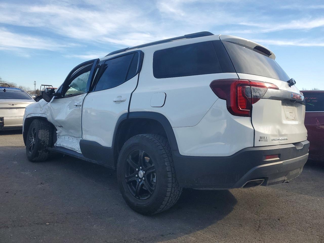 2023 GMC ACADIA AT4 photo 2