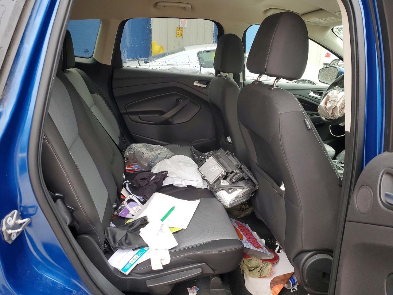 2017 FORD ESCAPE SE photo 21