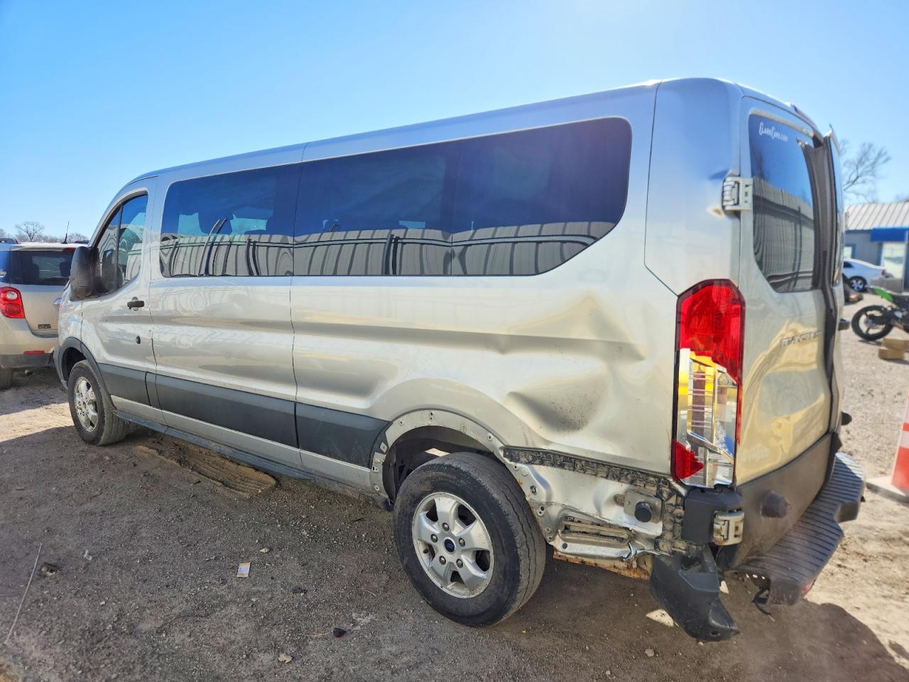 2017 FORD TRANSIT T-350 photo 2