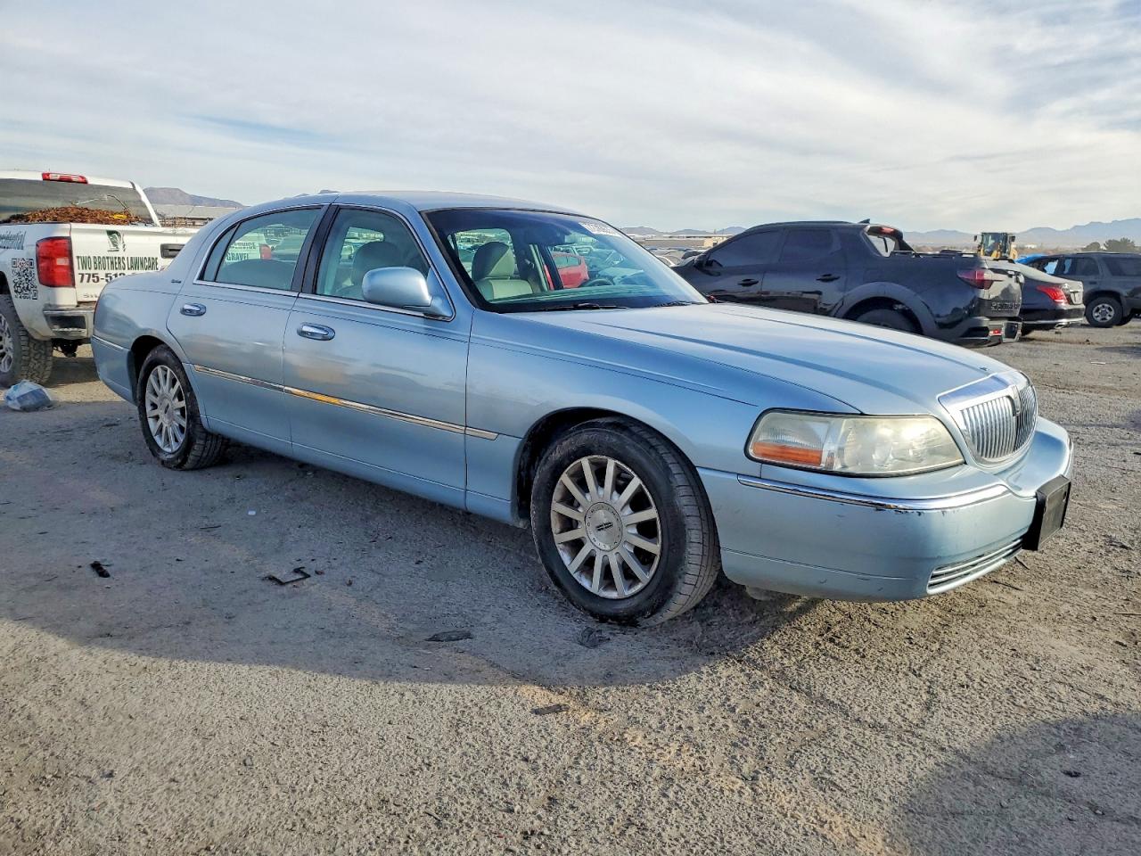 2006 LINCOLN TOWN CAR SIGNATURE photo 7