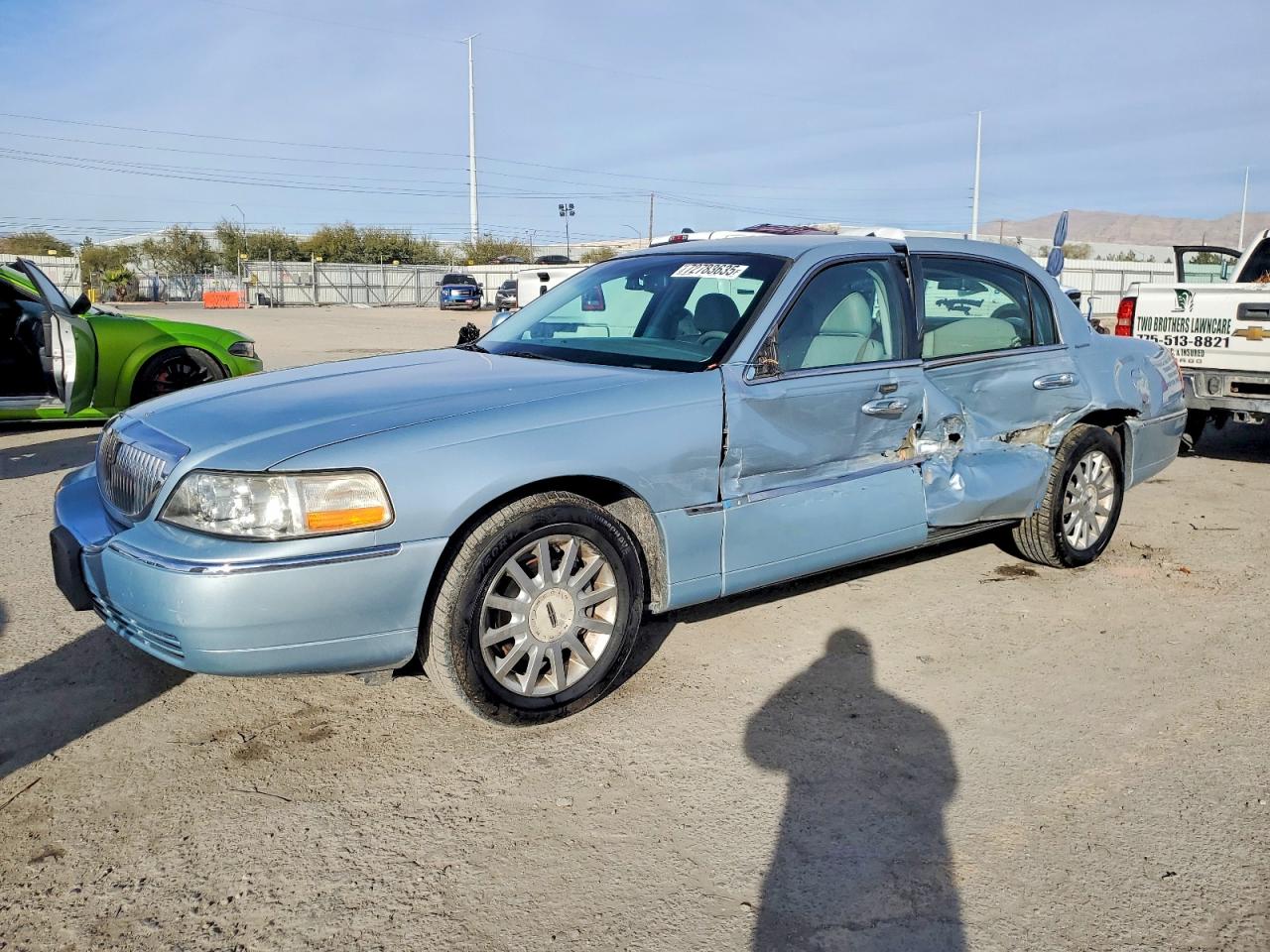 2006 LINCOLN TOWN CAR