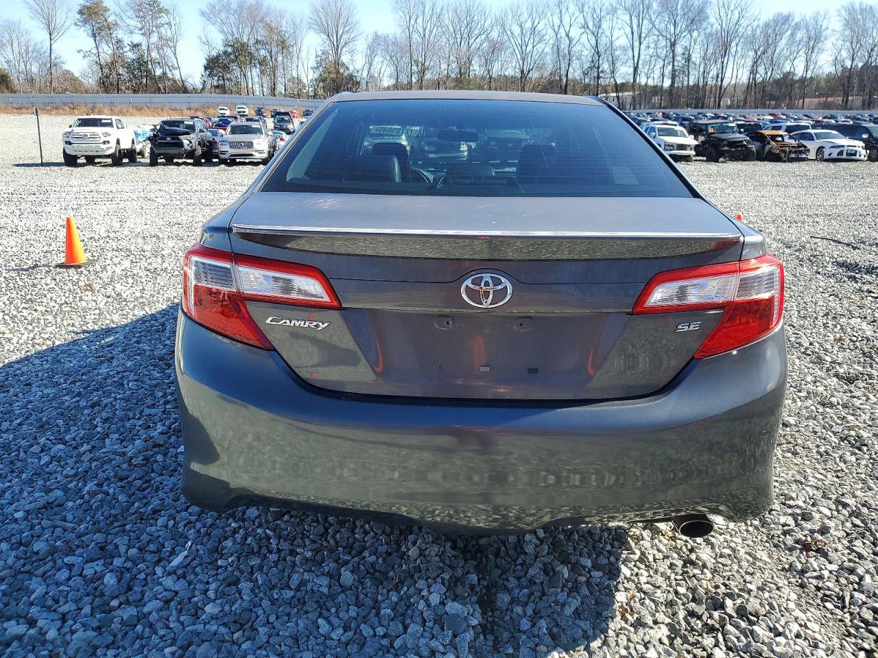 2012 TOYOTA CAMRY BASE photo 6