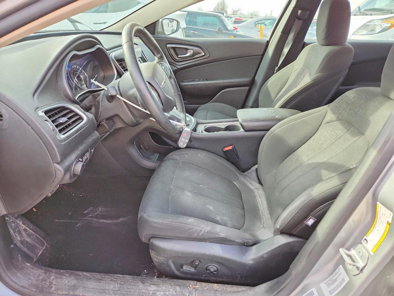 2016 CHRYSLER 200 photo 19