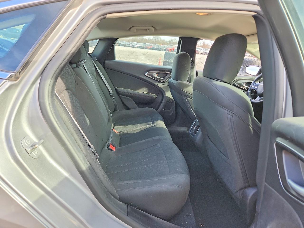 2016 CHRYSLER 200 photo 28