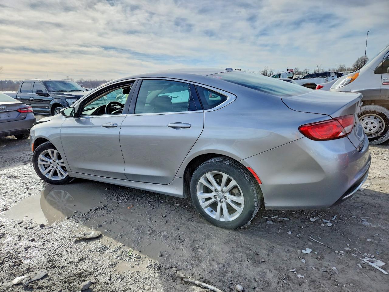 2016 CHRYSLER 200 photo 4