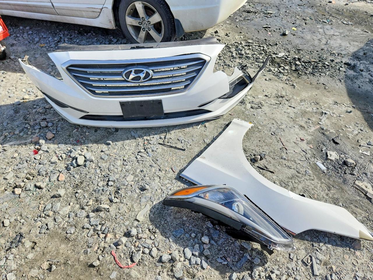 2015 HYUNDAI SONATA SE photo 23
