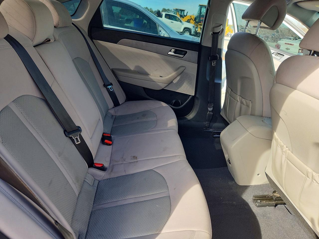 2015 HYUNDAI SONATA SE photo 19