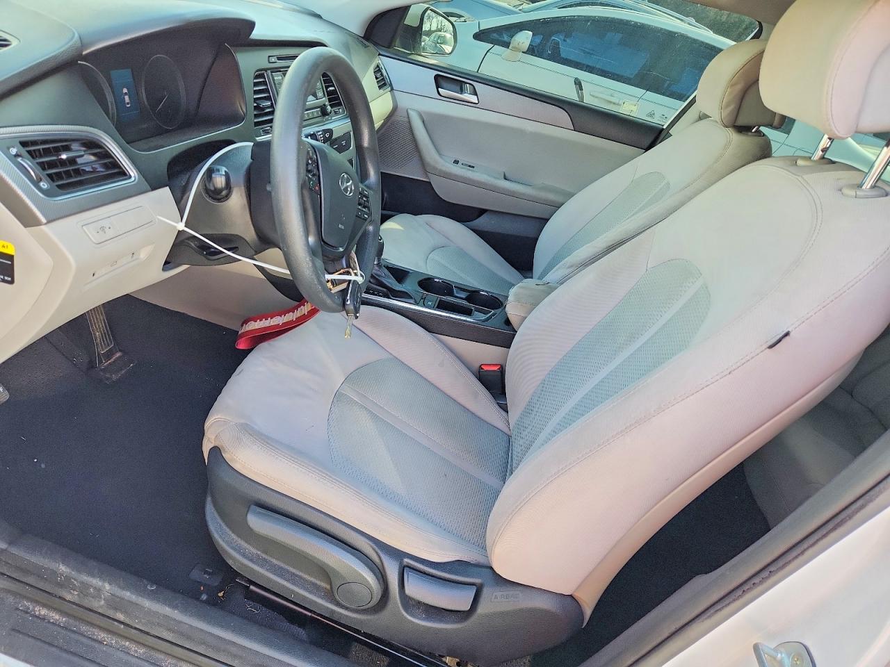 2015 HYUNDAI SONATA SE photo 13