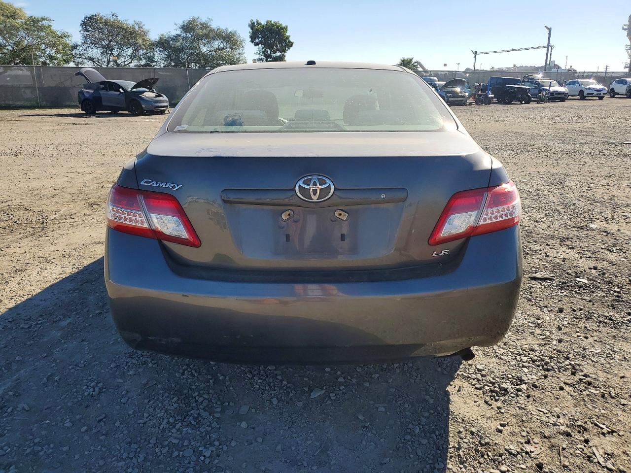 2010 TOYOTA CAMRY BASE photo 11