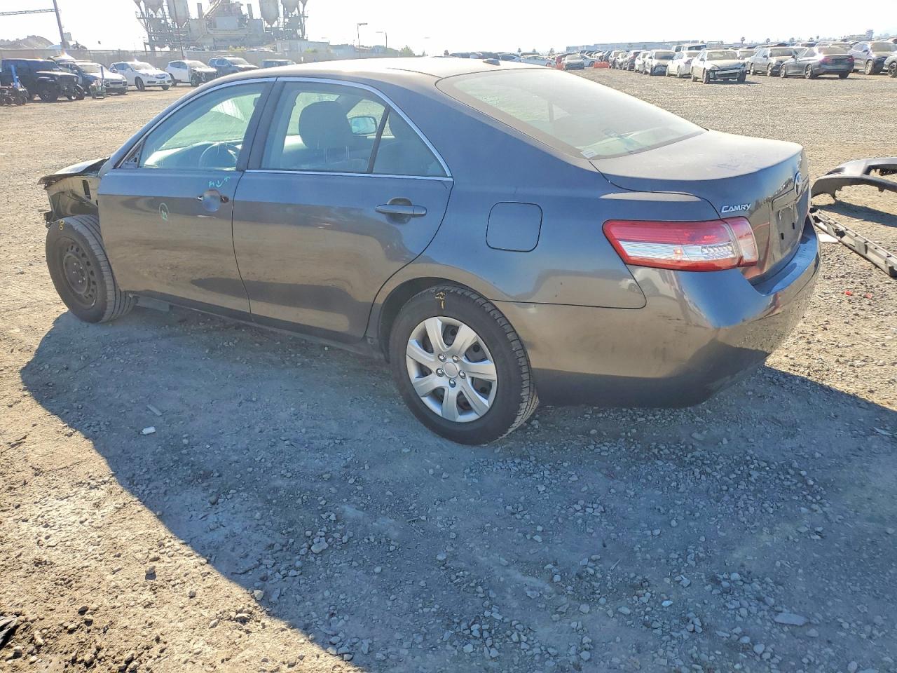 2010 TOYOTA CAMRY BASE photo 3