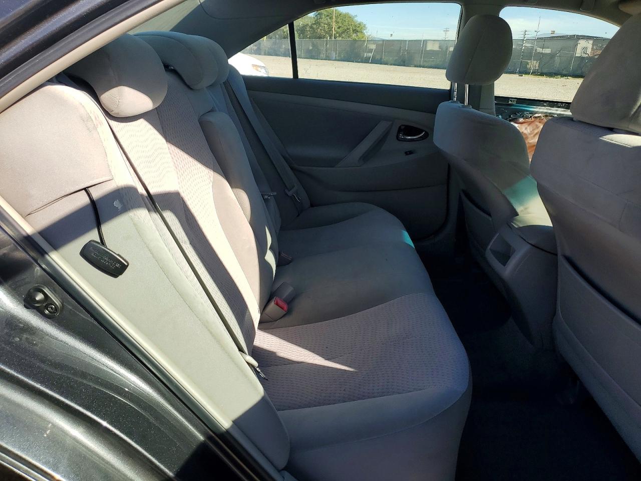 2010 TOYOTA CAMRY BASE photo 19