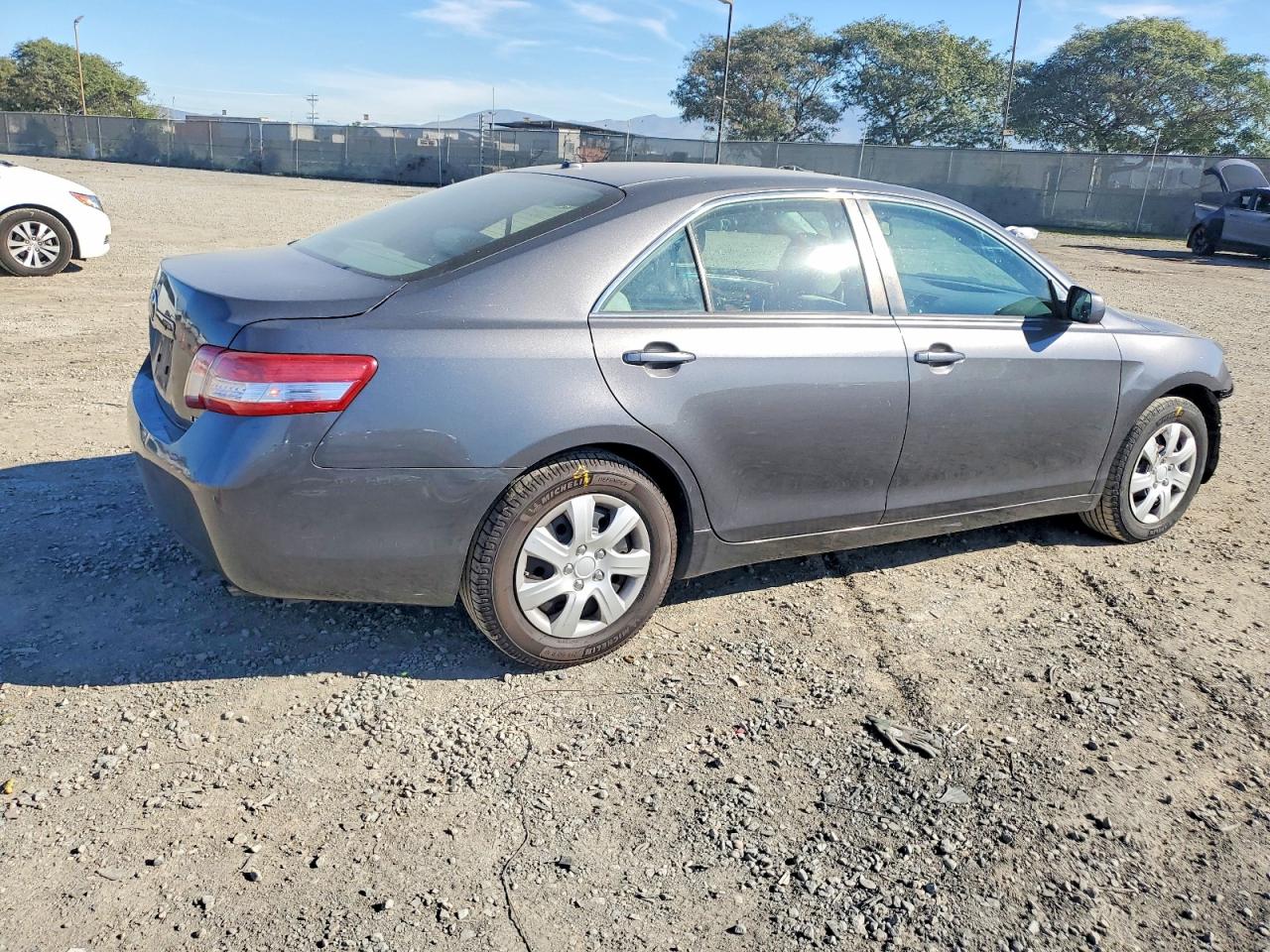 2010 TOYOTA CAMRY BASE photo 5