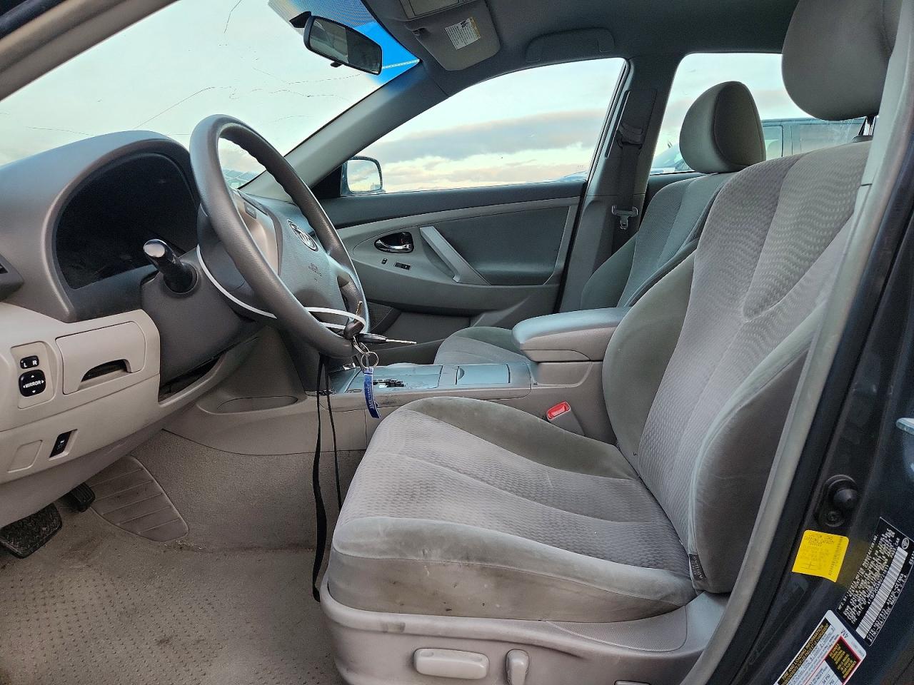2011 TOYOTA CAMRY LE photo 7