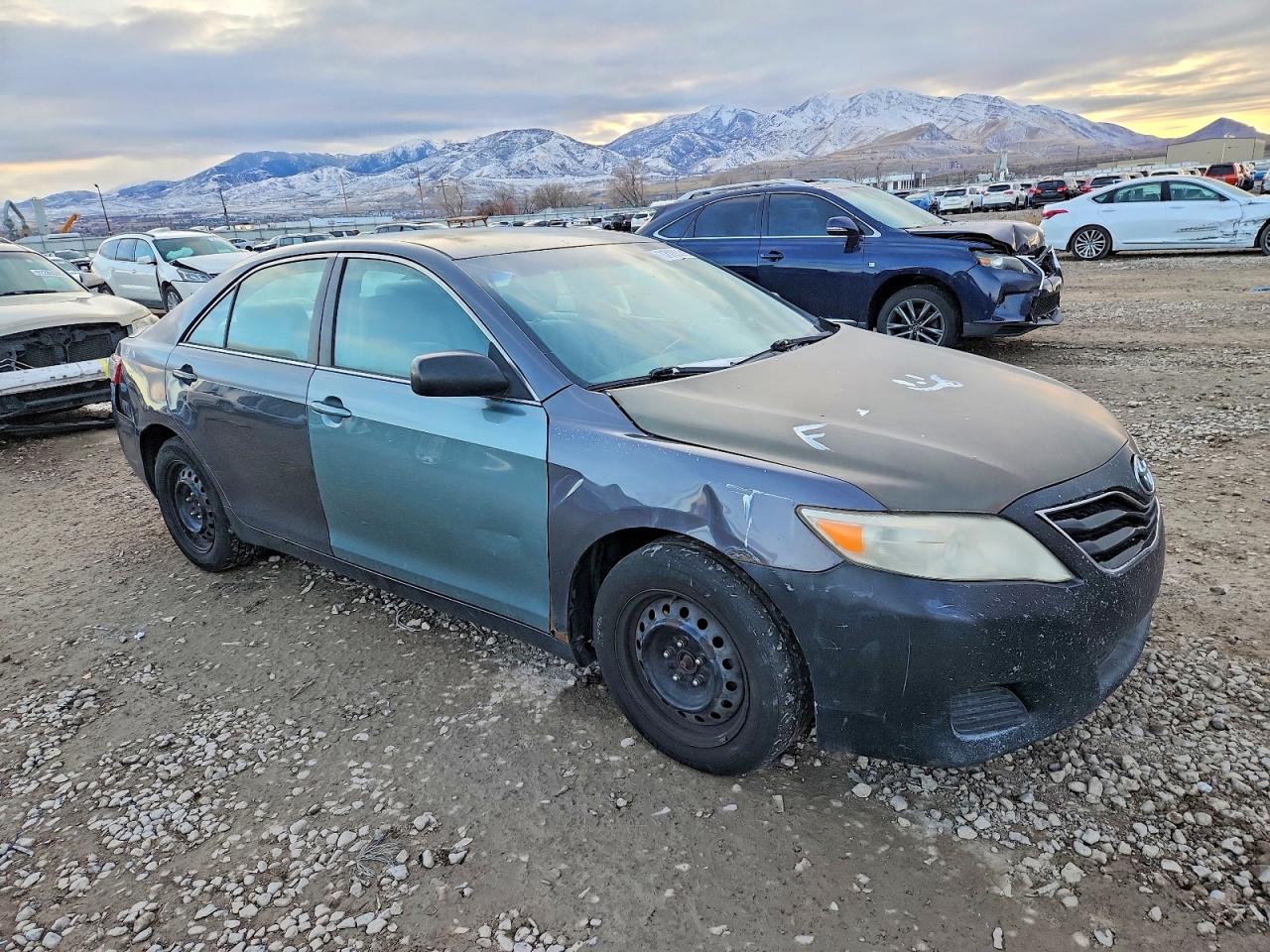 2011 TOYOTA CAMRY LE photo 4