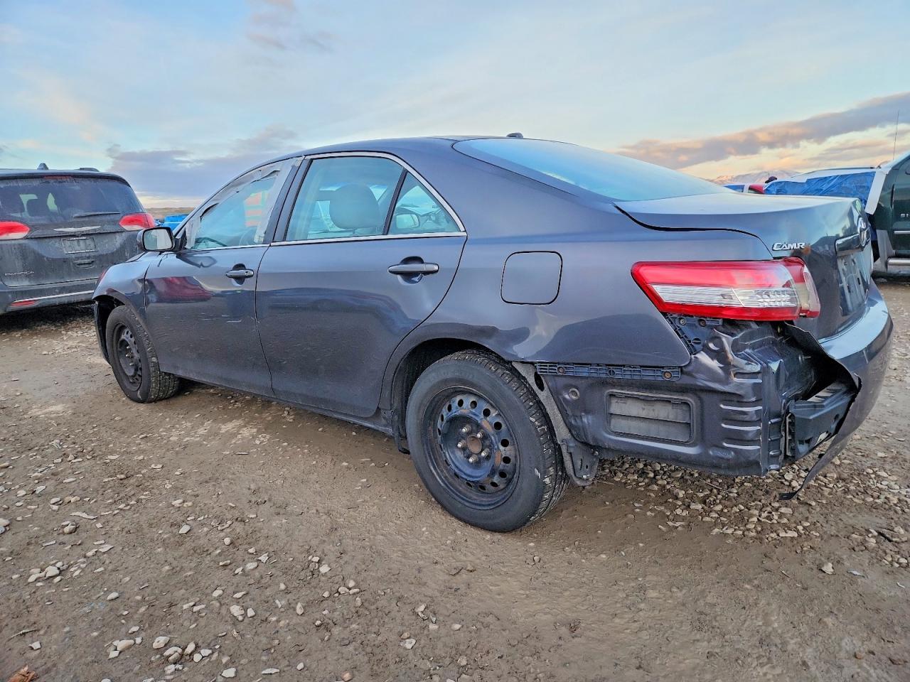 2011 TOYOTA CAMRY LE photo 2