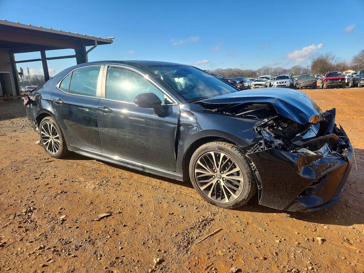 2020 TOYOTA CAMRY SE photo 4