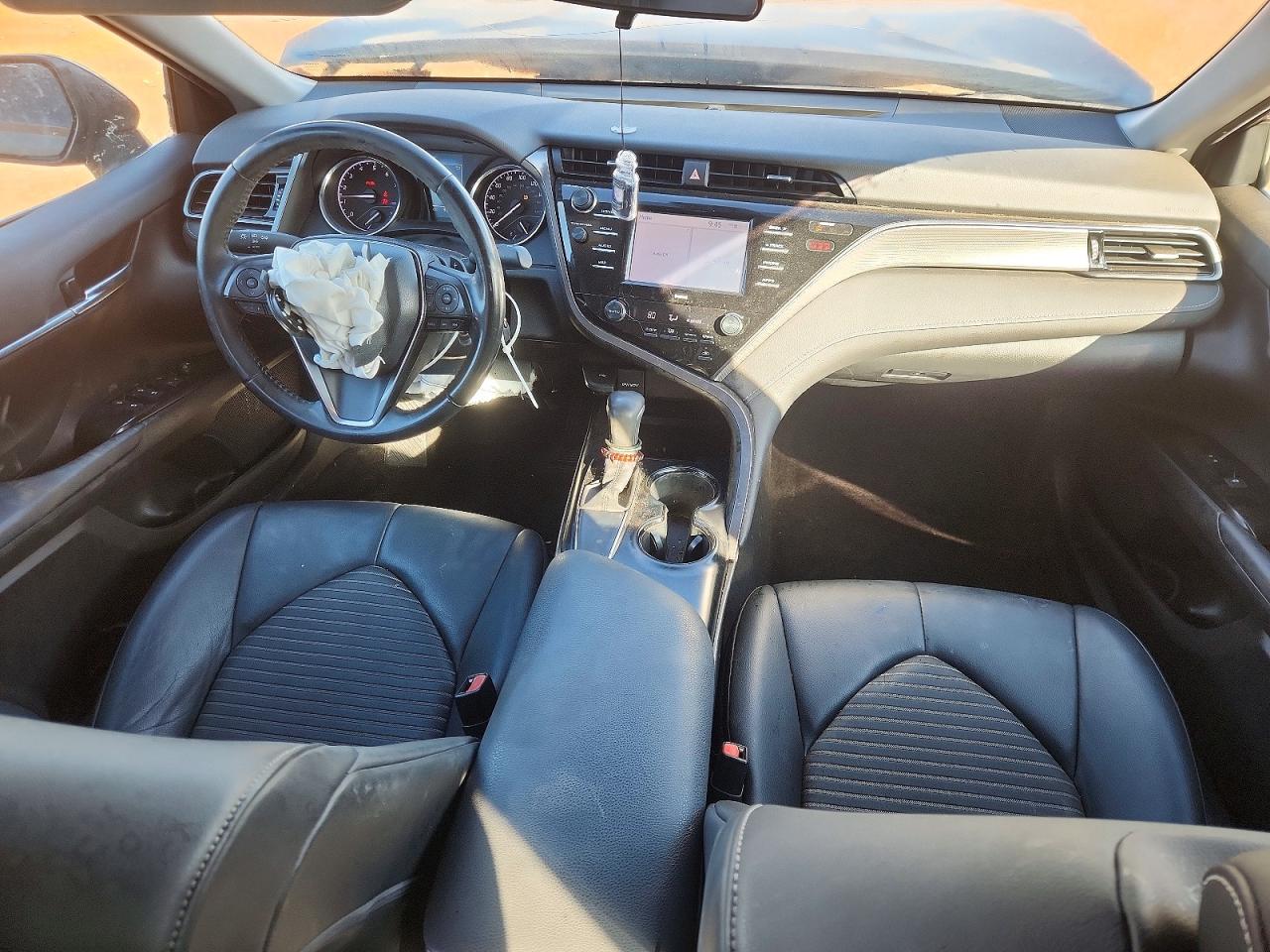 2020 TOYOTA CAMRY SE photo 8