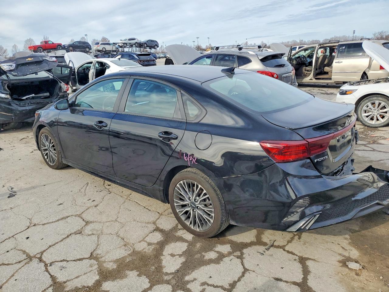 2024 KIA FORTE GT LINE photo 3