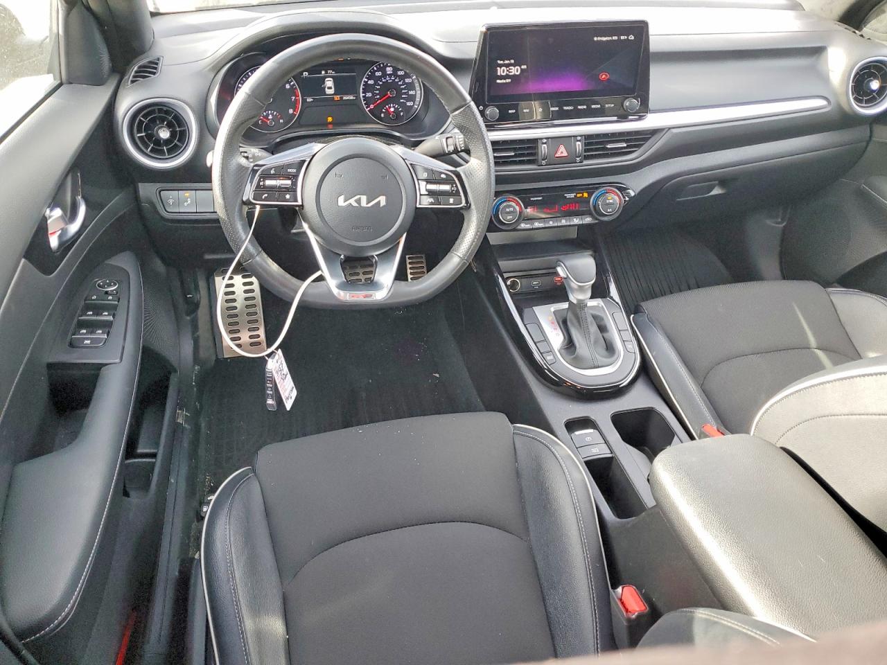 2024 KIA FORTE GT LINE photo 15
