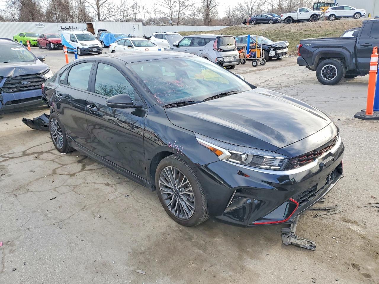 2024 KIA FORTE GT LINE photo 7