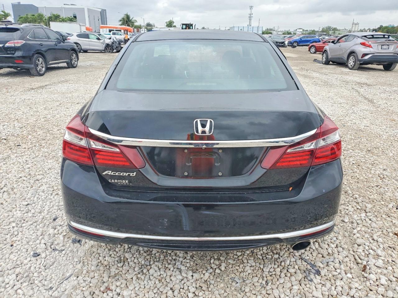 2017 HONDA ACCORD LX photo 6