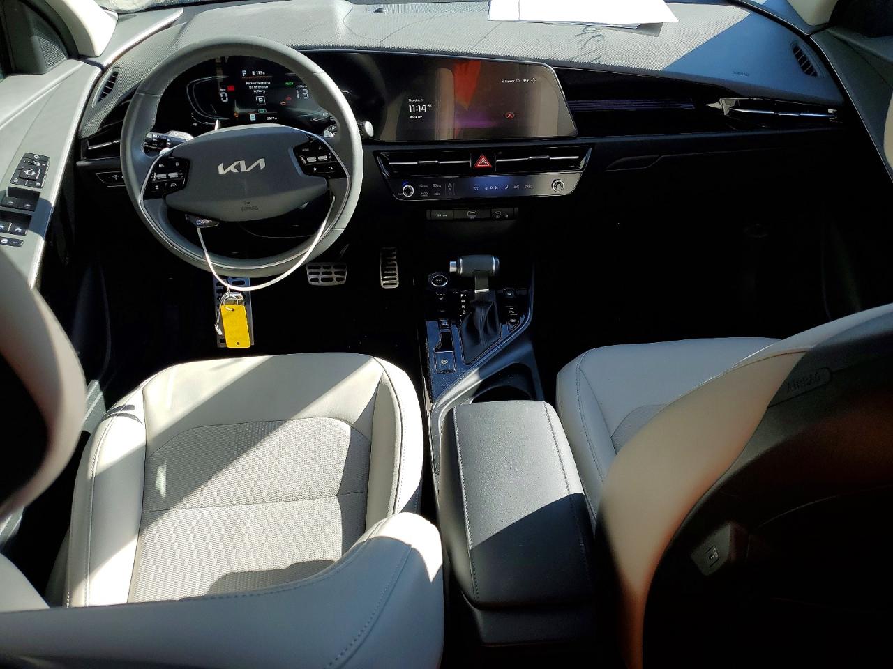 2024 KIA NIRO photo 8